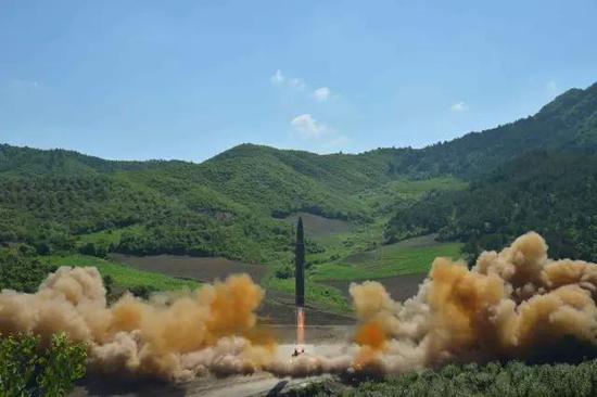 △朝鲜4日宣布洲际弹道导弹火星-14试验发射成功