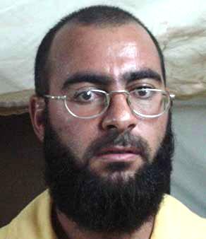 巴格达迪2004年进入布凯监狱时所拍摄的照片