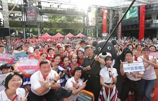 台北市长柯文哲日前参加世大运推广活动。