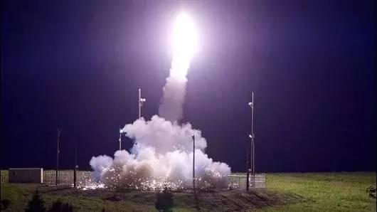 ▲7月11日，美国在阿拉斯加成功测试了“萨德”反弹道导弹系统，