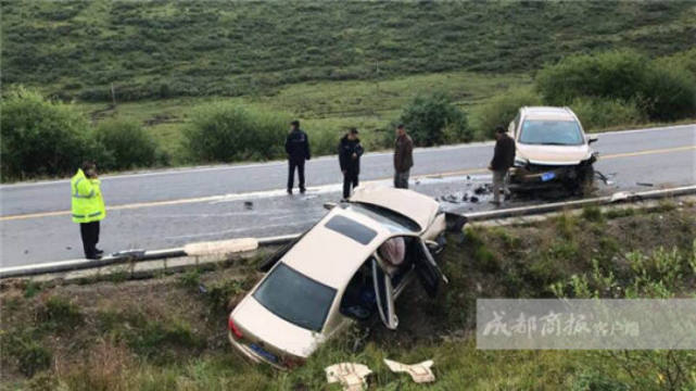 九寨沟地震救灾途中两车相撞 一名民兵不幸牺