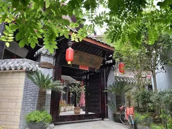 其实,顾少强的幸福感来源,就在于她生存的欲望不高 。