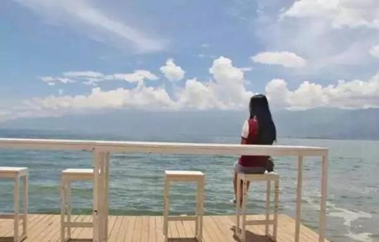 洱海静坐,思索人生