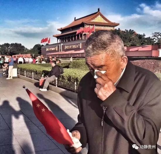 网友纷纷向黄大发致敬:真正的人民公仆!