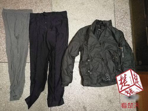 嫌疑男子留在现场的脏衣服