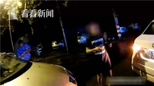 当被问到撞了别人为什么还要跑时，女司机的回答是：新手上路很害怕。