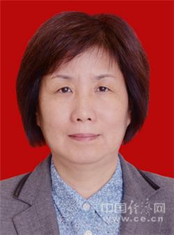 冯萍,女,1962年5月生,汉族,江苏扬州人口,中共党员,1983年8月到场事情,地方党校研讨生,文学学士。