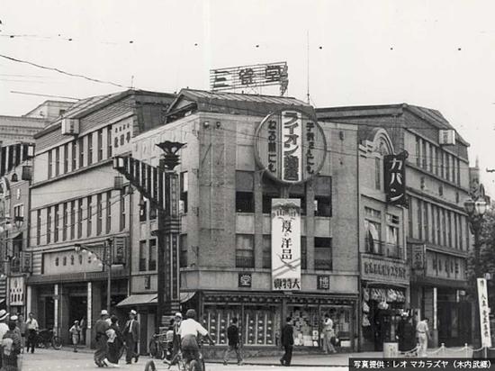 昭和10年（1935年）左右的三省堂书店。在关东大地震后，重新扩张了店铺。