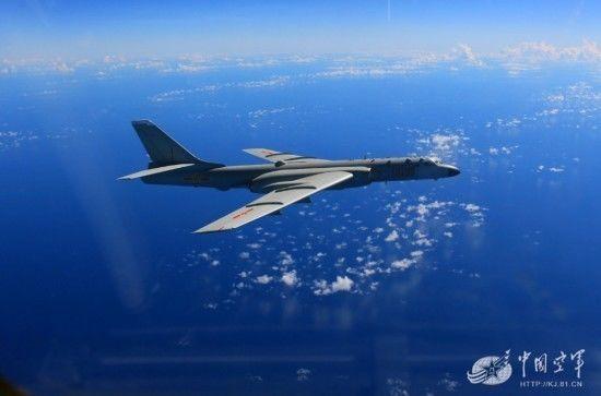 资料图片：中国空军航空兵飞出“第一岛链”开展远海训练。（中国军网）