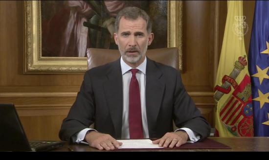 西班牙国王菲利普六世（Felipe VI）就泰罗尼亚“独立公投”发表电视讲话（BBC截图）