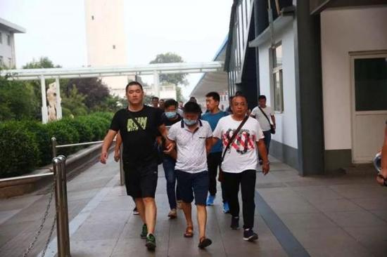 犯罪嫌疑人归案 本文图片均来自齐鲁网