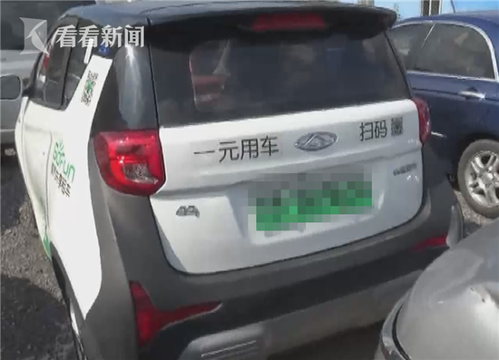 黄某“是我朋友借的车，当时路上没有人，我是练手的，我准备考驾照。软件上没有说无证驾驶，因为是电动车。”