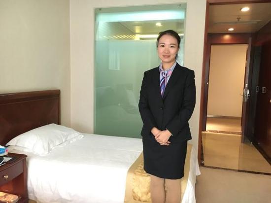 祝玉婷代表。 澎湃新闻记者 李闻莺 图除了聆听、学习,两个人也深知自己肩负着重要使命。