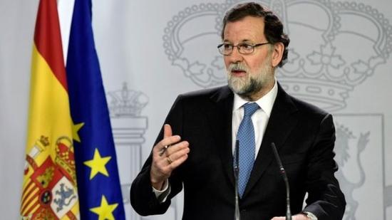 西班牙首相拉霍伊宣布解除加泰罗尼亚自治区主席普伊格德蒙特的职务。