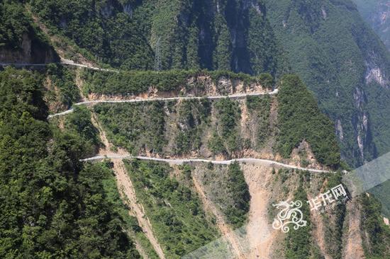 绝壁上的“天路”:祖祖辈辈爬过的108道拐悬崖