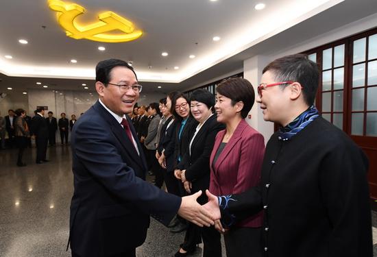 上海市委书记同上海全市党代表集体瞻仰一大会址