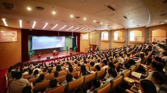 “习近平新时代中国特色社会主义思想大学生学习研究会”揭牌仪式