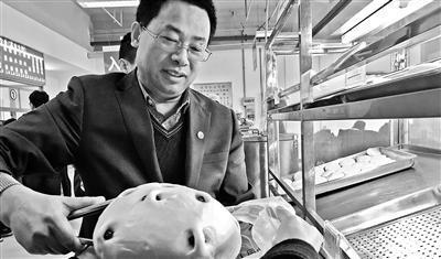 人民大学超级大馒头走红网络！一个仅6元比脸还大堪称良心馒头