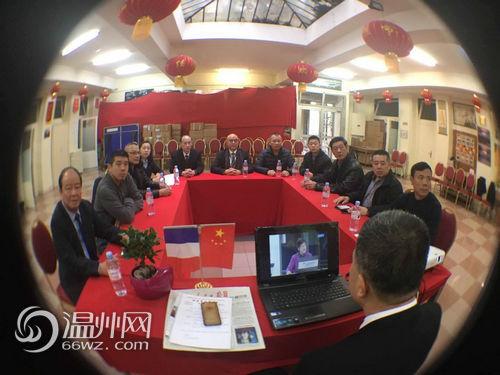 法国分会场收看网络宣讲会学习十九大精神。钱海芬/摄