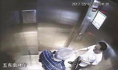69歲段勇在電梯內吸煙,被鄰居楊歡勸阻后突發心臟病死亡。圖片來自網絡