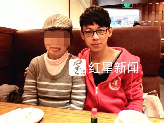 ▲陈世峰和“日本妈妈” 受访者供图