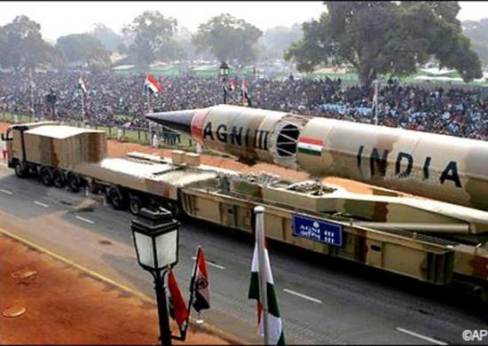 资料图片：阅兵式上的印度“烈火”弹道导弹。（图片来源于网络）