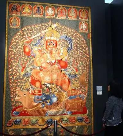  上海著名艺术品收藏家刘益谦出价4500万美元，拍得明永乐御制红阎摩敌刺绣唐卡。