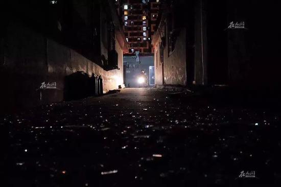 媒体:这首歌送给寒冬中离开北京的兄弟姐妹们