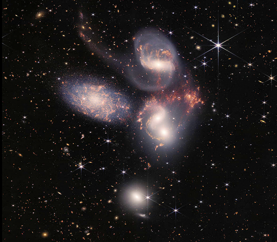 史蒂芬五重星系。图源NASA