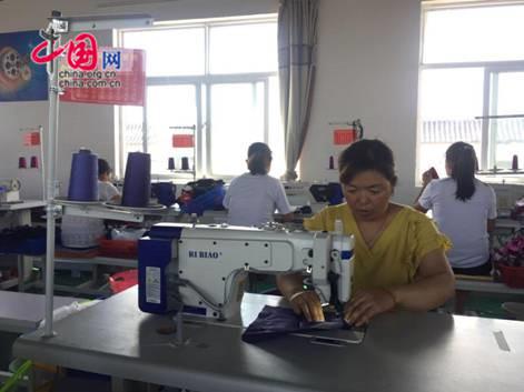 图为耀州区关庄社区扶贫工厂。