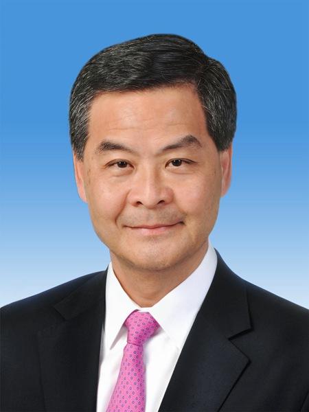梁振英简历