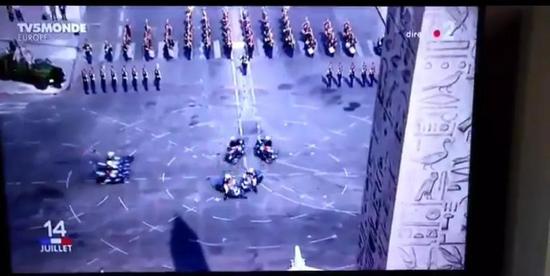 法国“巴士底日”国庆阅兵失误频频 喜感直逼印度