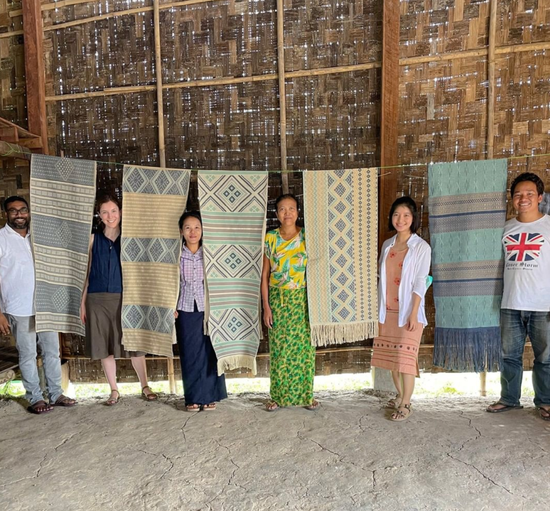 在松石山的支持下，缅甸的手工艺人在保护传统文化的同时也增加了收入。图/松石山
