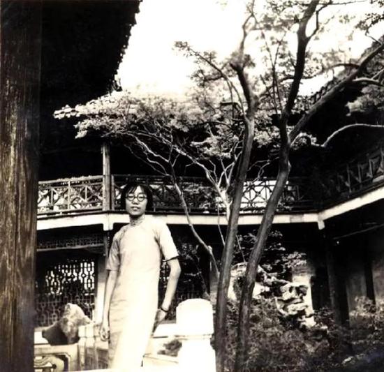 王承书在何园生活时留影。