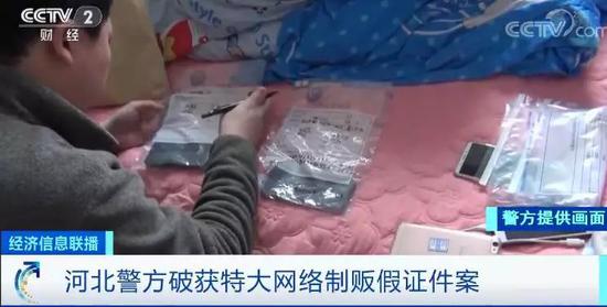 博e娱乐官方网站|金毛居然跟泰迪学坏了,也开始耍流浪,刚开始真误会它是泰迪了