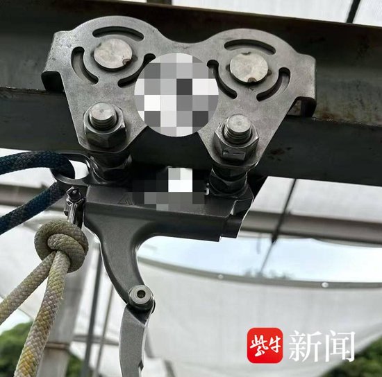  圖為高空鞦韆新型的釋放器