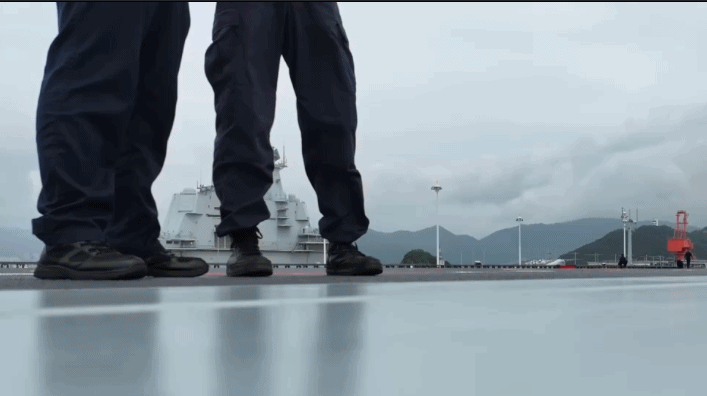 瞬间弹射“零帧”急停，福建舰还有哪些惊喜？