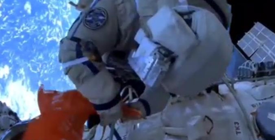 俄罗斯宇航员完成7个多小时的太空行走