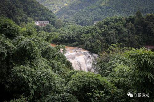 贵州省赤水大瀑布。