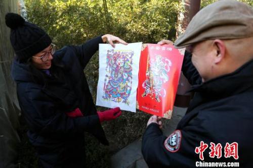资料图:木版门神年画。 沙见龙 摄