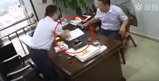 深圳街道办干部办公室受贿收礼过程被曝光