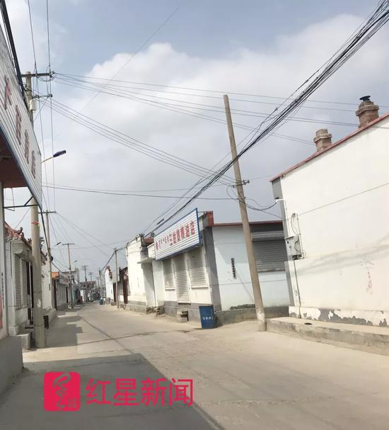 ▲朱利敏家门前的道路。图片来源红星新闻