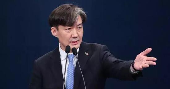韩国政坛新“风气”:一言不合就剃光头?