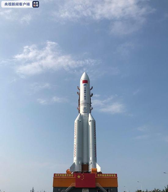 空间站天和核心舱器箭组合体转运至发射区