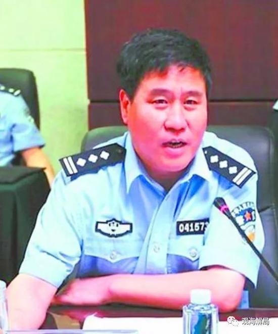 “8证公安局长”被免后地产新闻有了下落:获刑2年刑期已满