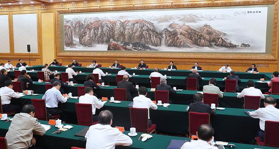 2020年9月22日,习近平主持召开教育文化卫生体育领域专家代表座谈会并发表重要讲话。(新华社记者 刘卫兵 摄)