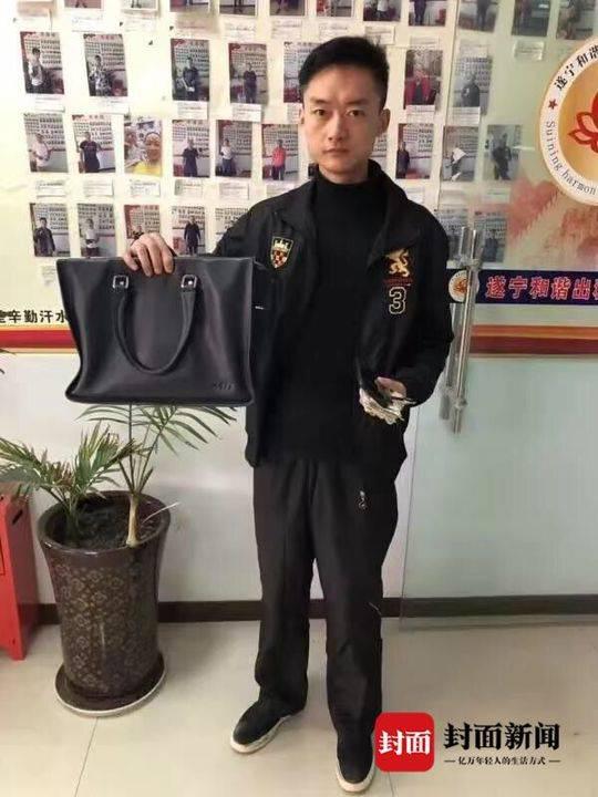 女子跳河轻生被救起 救人的哥体力不支沉河失踪