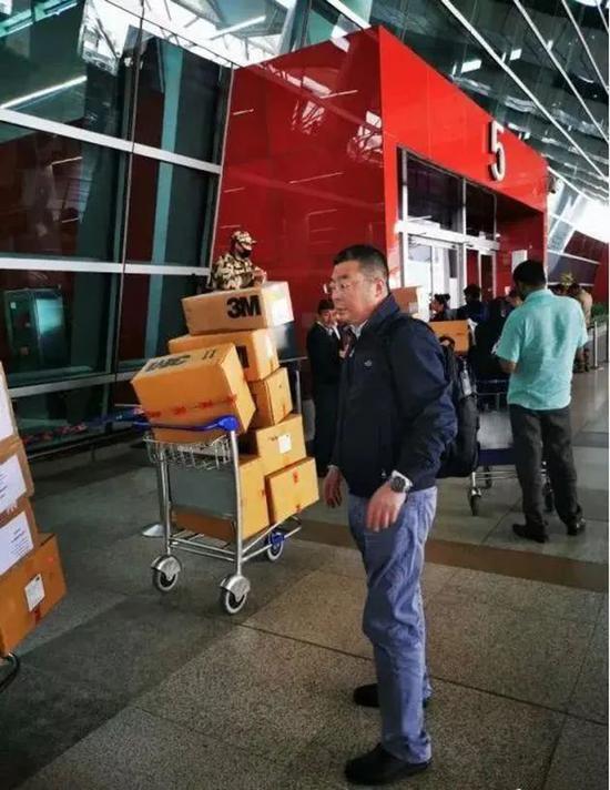 陆勇在机场
