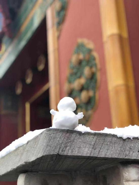 博彩1b是多少钱 - 父母去世后,妻子把小舅子接到身边抚养,丈夫要离婚:他不走我走
