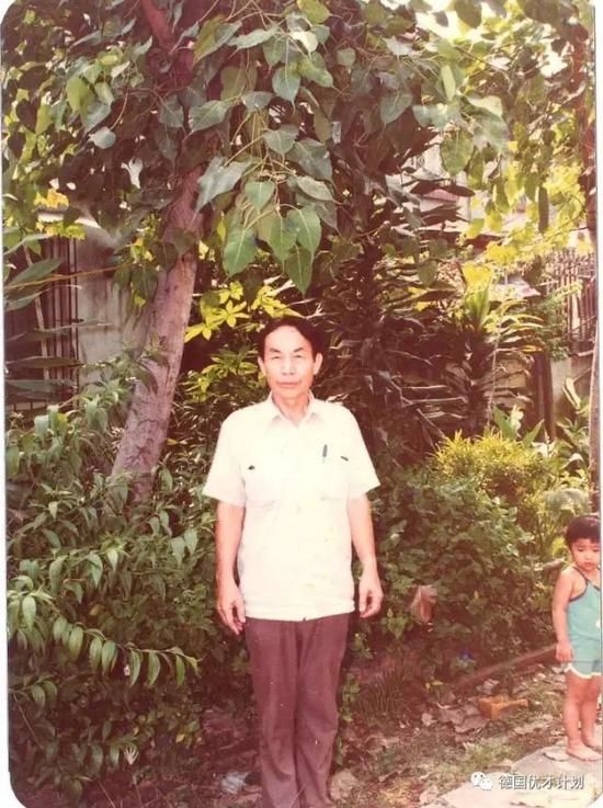 朋友们知道后都笑话他异想天开